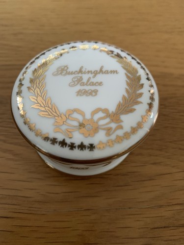Buckingham palace bone china - bone,