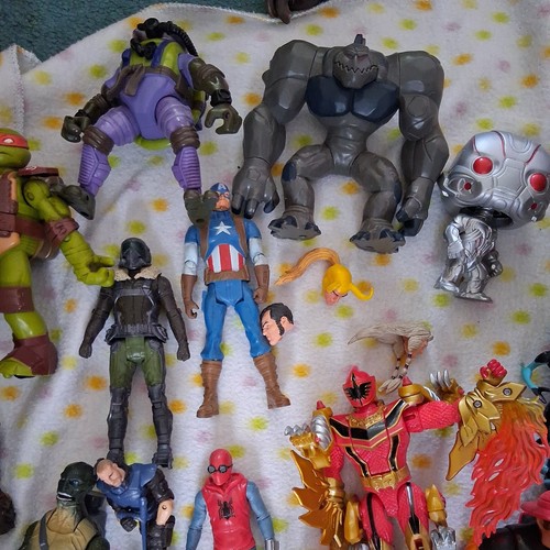 Large action figure bundle - action,