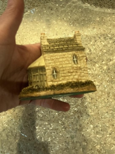 Lilliput lane holly cottage - lilliput,
