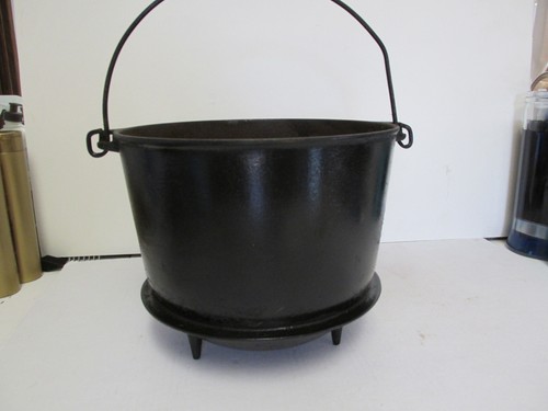 Antique cast iron - cast, griswold