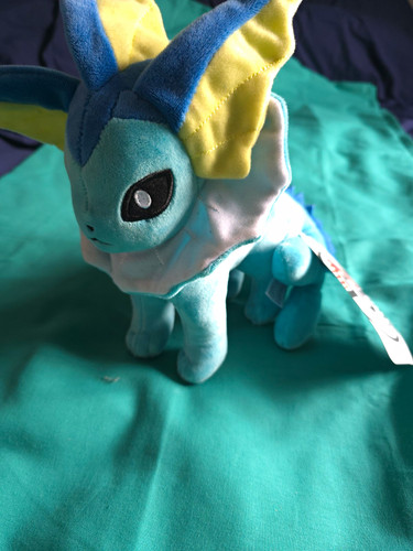 Pokémon center vaporeon plush - center,