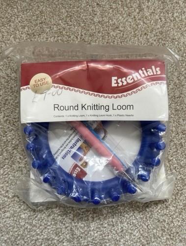 Round knitting loom with hook - knitting,