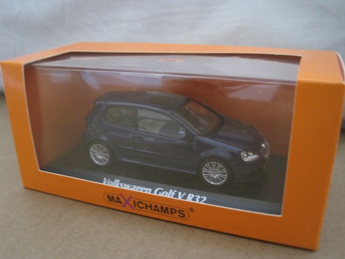 MAXICHAMPS/MINICHAMPS