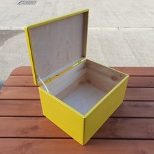 LARGE WOODEN BOX / TOY BOX