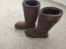 UGG Women's Chocolate Brown