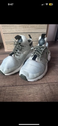 Grey nike huaraches trainers