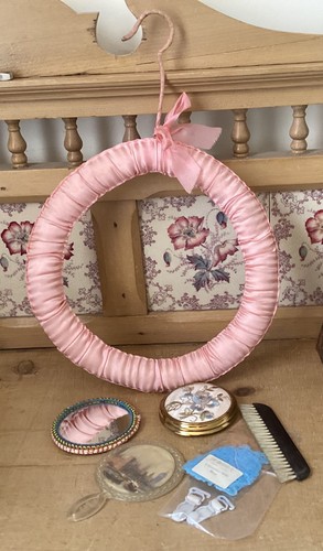 Ladies vanity vintage - ladies,