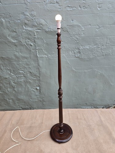 Oak carved standard - carved,