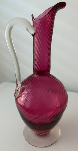 Vintage cranberry glass - , swirl