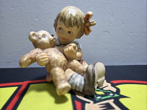 Hummel goebel figurine - mi,