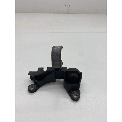 Ford focus mount bracket - mount,