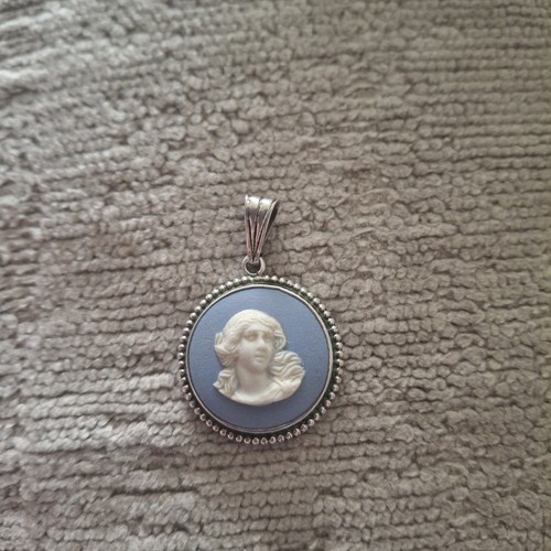 Small 1969 wedgewood cameo - 1969,