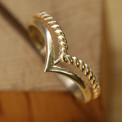 9ct solid yellow gold - 9ct,