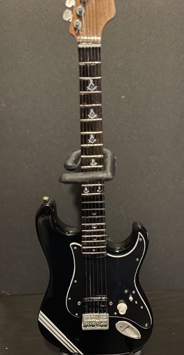Blink 182 tom delonge mini - blink,