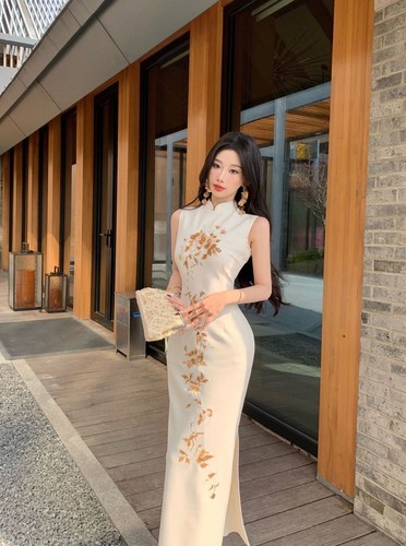 Ivory sleeveless qipao with - sleeveless,