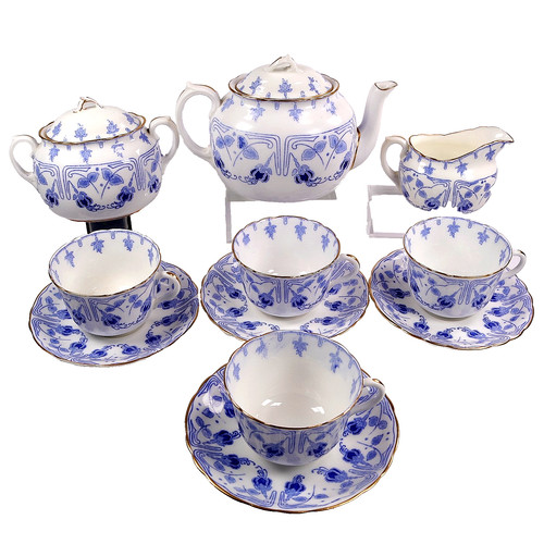 Royal doulton fuschia - doulton, set