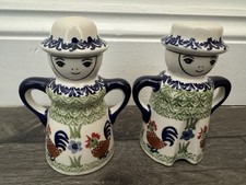 Salt and pepper shakers - salt,