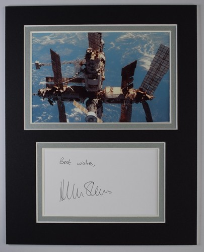 Helen sharman signed autograph - helen,