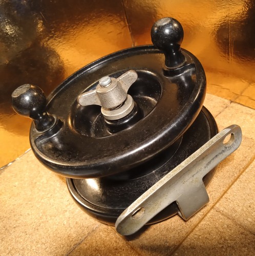 Vintage bakelite centrepin - vintage, 4"