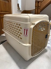 DOG MEDIUM/LARGE TRAVEL CRATE  "VARI KENNEL ULTRA" 