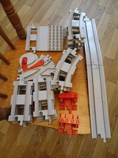 31 LEGO Duplo train track