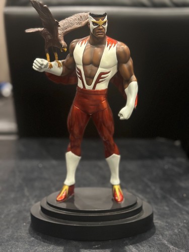 Bowen falcon statue classic - statue,