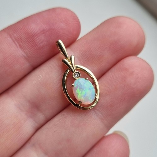 Hallmarked 9ct yellow - hallmarked,