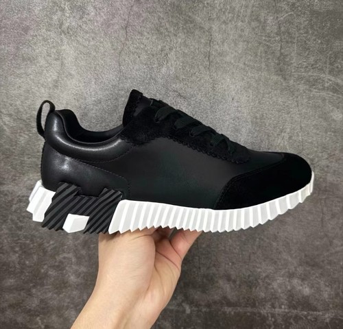 Black white hermes bouncing - white,
