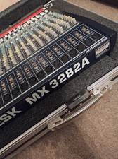 Behringer Eurodesk MX3282A