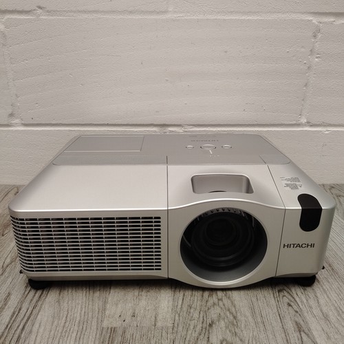 Hitachi x605 multimedia lcd - hitachi,