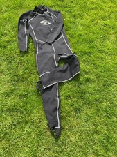 Stinger suit - protection