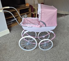 he Cherished Collection Carriage Pram