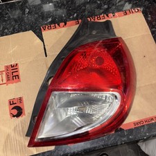 Renault Clio Mk3 Facelift OSR Drivers Side Rear Light Unit 8200886946