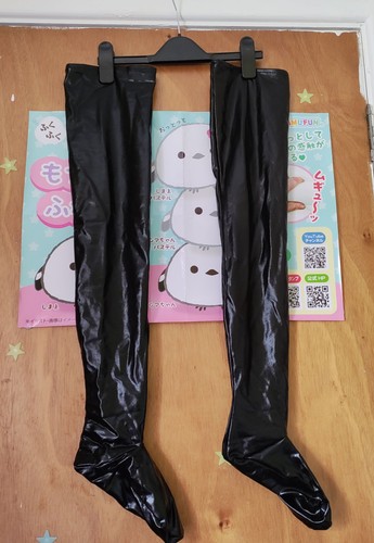 Black wet look stockings - black,