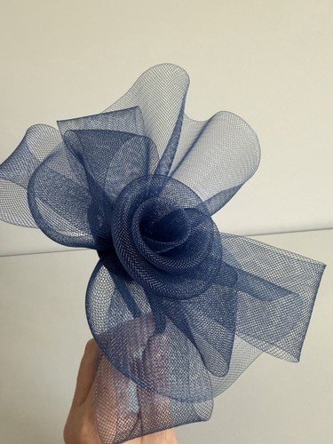 Hats top navy blue - on,