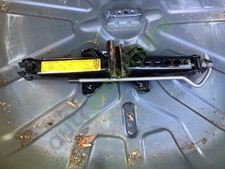 VOLVO V50 MK1 2007-2008 JACK &