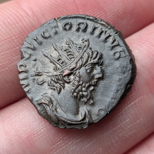 Victorinus ae radiate - bi/,