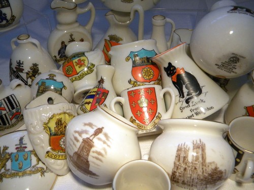 Crested china selection - crested, b34