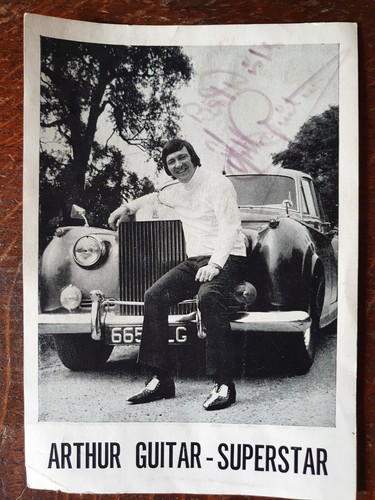 Arthur guitar signed 7x5 - arthur,