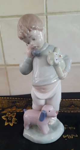 Cute nao lladro young boy - a,