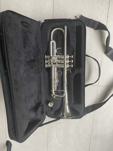 Elkhart 100trs student trumpet - elkhart,