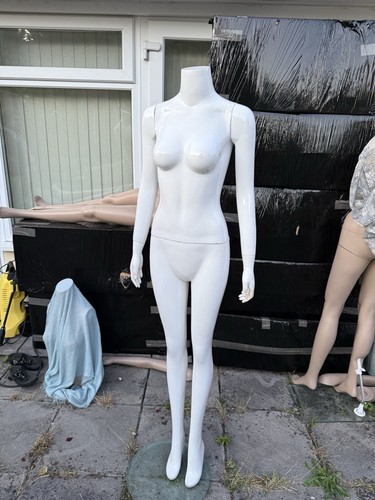 White female mannequin - female, full