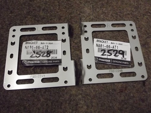 Radio mounting bracket set