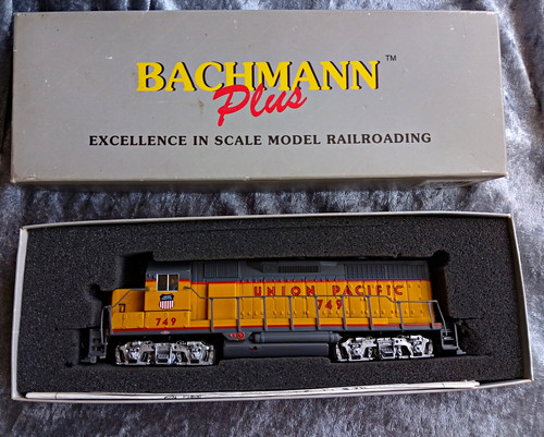 Bachmann plus scale - bachmann,