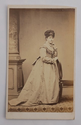 Cdv well dressed - cdv, a
