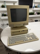 Retro Apple Macintosh Performa