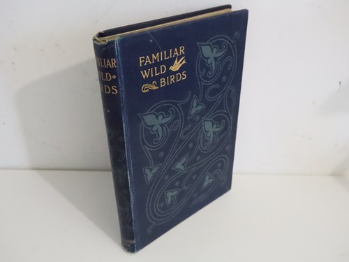 Familiar wild birds second - familiar,