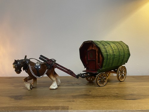Vintage wooden gypsy caravan - wooden,