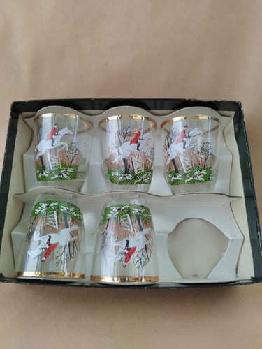 Vintage set hunt themed - set,