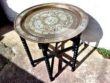 ANTIQUE INDIAN FOLDING TABLE BOBBIN LEGS WOOD BASE & ENGRAVED BRASS TRAY TOP